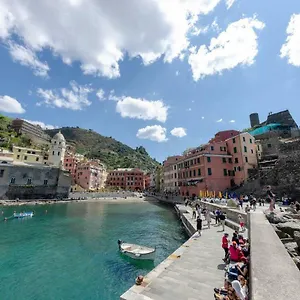 https://hintown-prettyhouse-in-vernazza-minibalcony-apartm.hotelitalianriviera.com